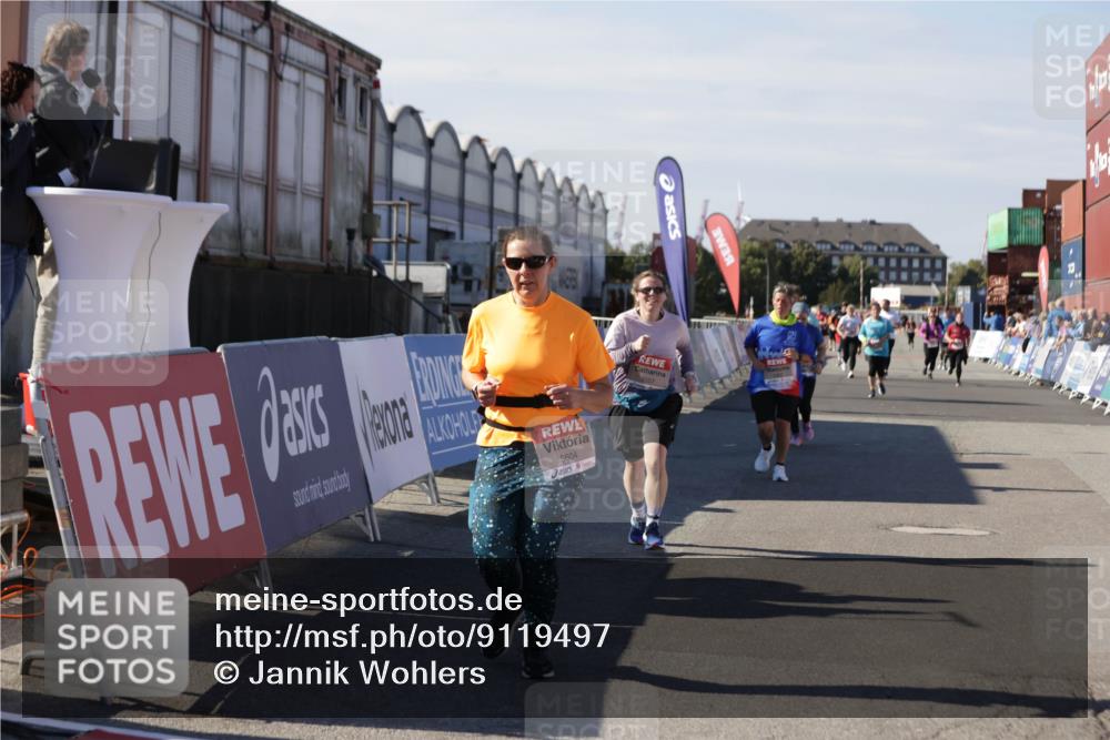 03.10.2025 - Köhlbrandbrückenlauf Jannik Wohlers http://msf.ph/oto/9119497 03.10.2025 13:35:04 Ziel 5427, 5557, 5604, 6265, 6434 meine-sportfotos.de