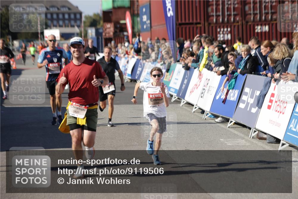 03.10.2025 - Köhlbrandbrückenlauf Jannik Wohlers http://msf.ph/oto/9119506 03.10.2025 13:03:55 Ziel 4127, 4322, 4349, 5098, 5414, 5447, 5950, 6315, 6341, 6392, 6706 meine-sportfotos.de