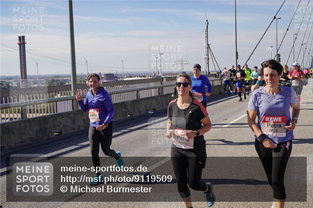 03.10.2025 - Köhlbrandbrückenlauf Michael Burmester http://msf.ph/oto/9119509 03.10.2025 13:00:49 Position 2 5346, 6079, 6078 meine-sportfotos.de