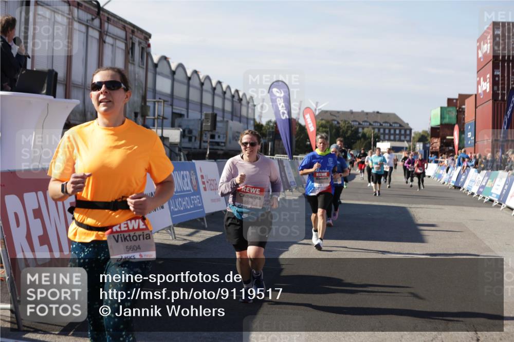 03.10.2025 - Köhlbrandbrückenlauf Jannik Wohlers http://msf.ph/oto/9119517 03.10.2025 13:35:05 Ziel 5427, 5557, 5604, 6265, 6434 meine-sportfotos.de