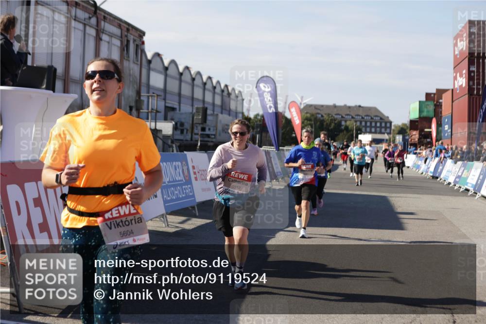 03.10.2025 - Köhlbrandbrückenlauf Jannik Wohlers http://msf.ph/oto/9119524 03.10.2025 13:35:05 Ziel 5427, 5557, 5604, 6265, 6434 meine-sportfotos.de