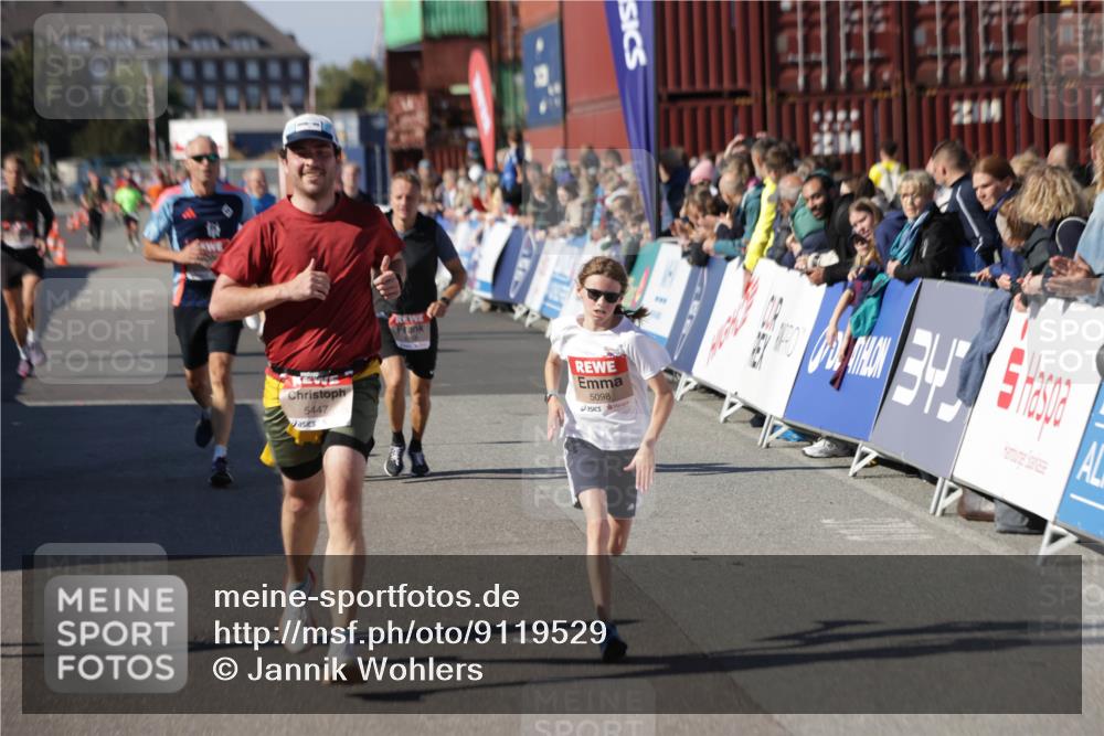 03.10.2025 - Köhlbrandbrückenlauf Jannik Wohlers http://msf.ph/oto/9119529 03.10.2025 13:03:55 Ziel 4127, 4322, 4349, 5098, 5414, 5447, 5950, 6315, 6341, 6392, 6706 meine-sportfotos.de