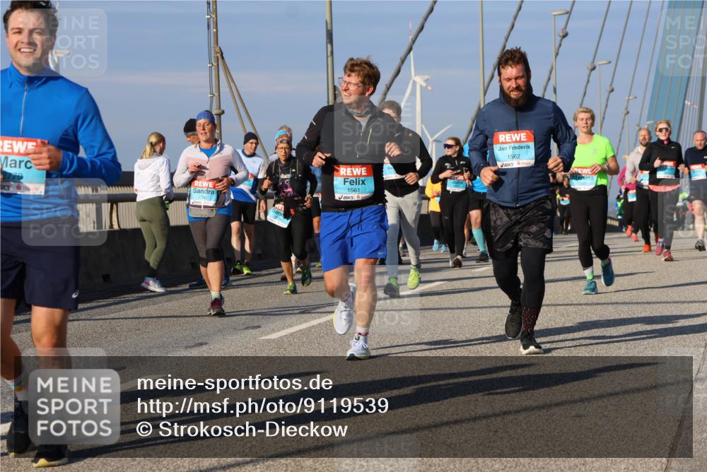 03.10.2025 - Köhlbrandbrückenlauf Strokosch-Dieckow http://msf.ph/oto/9119539 03.10.2025 09:53:33 Position 2 2770, 1746, 1561, 1562 meine-sportfotos.de