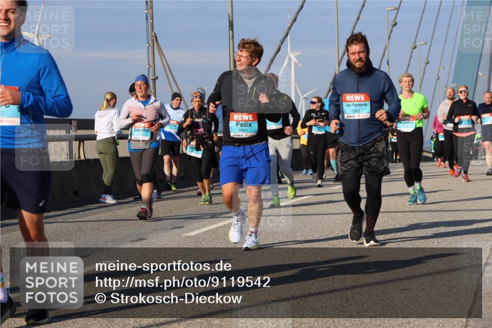 03.10.2025 - Köhlbrandbrückenlauf Strokosch-Dieckow http://msf.ph/oto/9119542 03.10.2025 09:53:33 Position 2 1561, 0, 1746, 1562, 63 meine-sportfotos.de