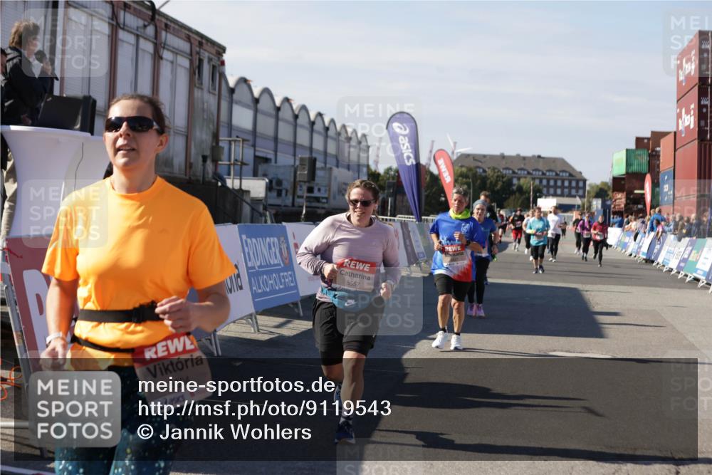 03.10.2025 - Köhlbrandbrückenlauf Jannik Wohlers http://msf.ph/oto/9119543 03.10.2025 13:35:05 Ziel 5427, 5557, 5604, 6265, 6434 meine-sportfotos.de