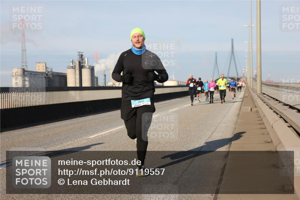 03.10.2025 - Köhlbrandbrückenlauf Lena Gebhardt http://msf.ph/oto/9119557 03.10.2025 09:45:23 Position 2 2940 meine-sportfotos.de