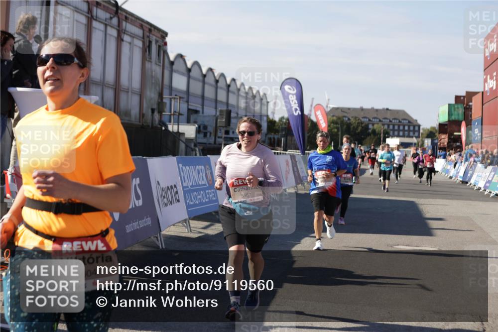 03.10.2025 - Köhlbrandbrückenlauf Jannik Wohlers http://msf.ph/oto/9119560 03.10.2025 13:35:05 Ziel 5427, 5557, 5604, 6265, 6434 meine-sportfotos.de