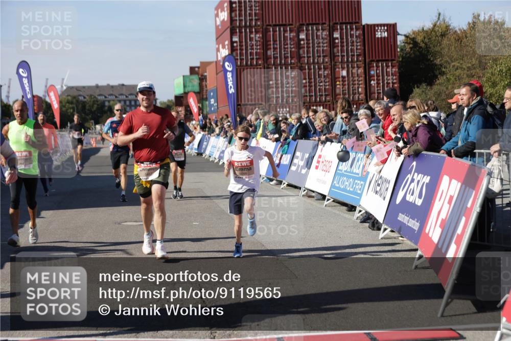 03.10.2025 - Köhlbrandbrückenlauf Jannik Wohlers http://msf.ph/oto/9119565 03.10.2025 13:03:55 Ziel 4127, 4322, 4349, 5098, 5414, 5447, 5950, 6315, 6341, 6392, 6706 meine-sportfotos.de