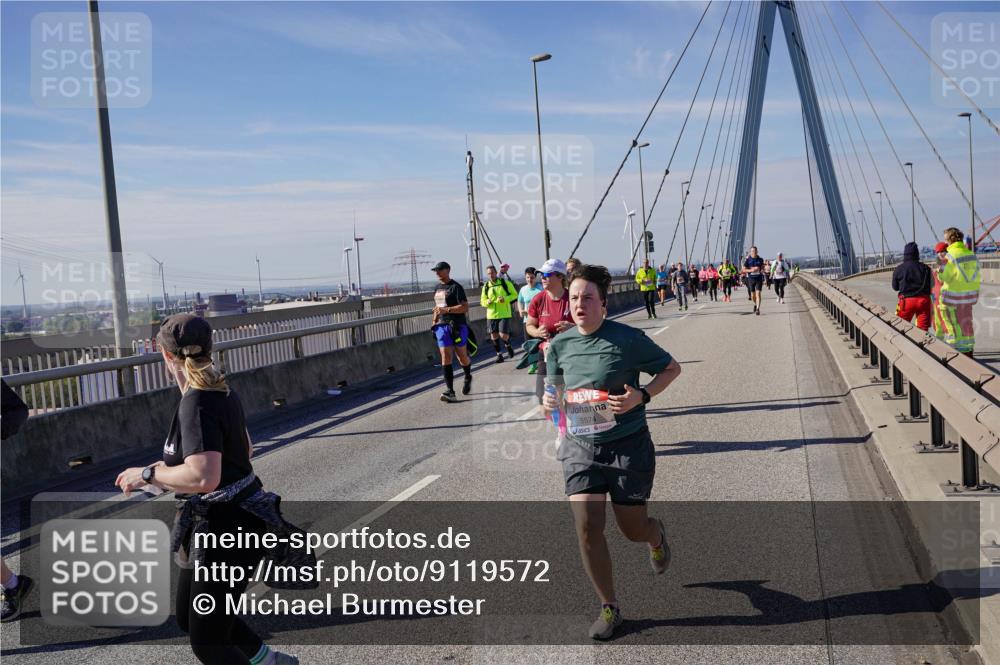 03.10.2025 - Köhlbrandbrückenlauf Michael Burmester http://msf.ph/oto/9119572 03.10.2025 13:00:52 Position 2 5574 meine-sportfotos.de