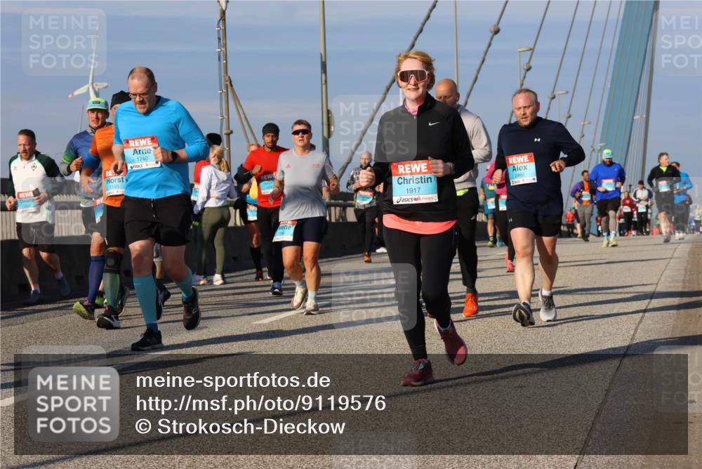 03.10.2025 - Köhlbrandbrückenlauf Strokosch-Dieckow http://msf.ph/oto/9119576 03.10.2025 09:53:40 Position 2 1593, 1740, 1846, 1917, 2460 meine-sportfotos.de