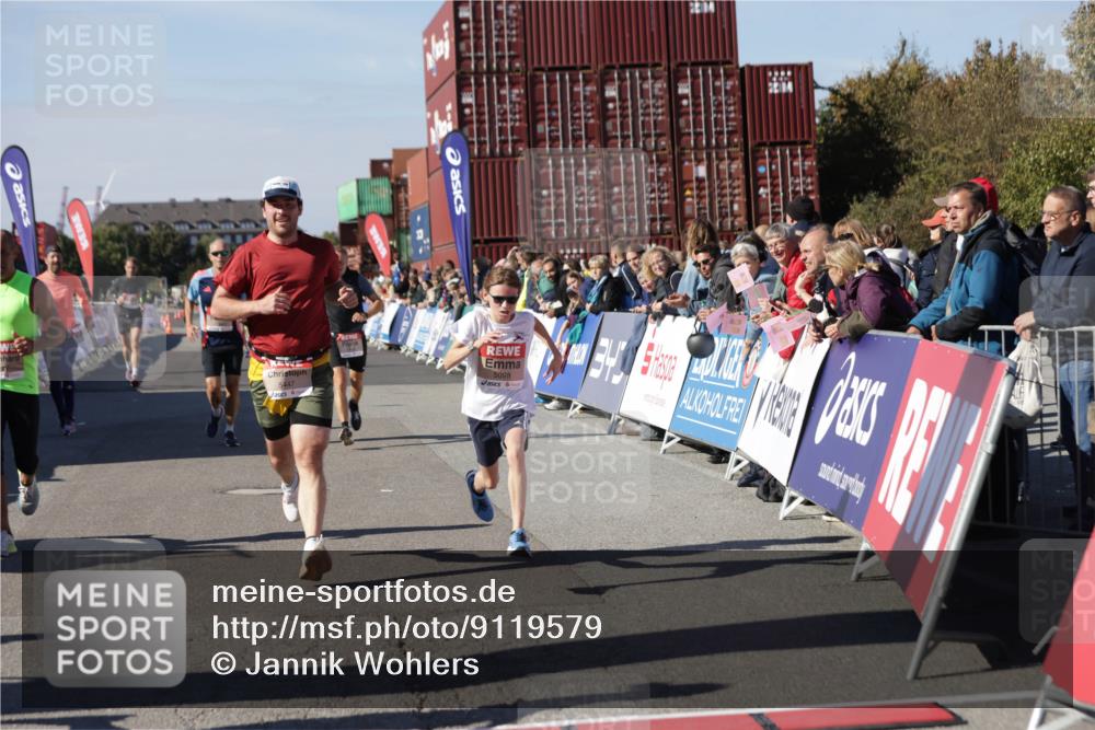 03.10.2025 - Köhlbrandbrückenlauf Jannik Wohlers http://msf.ph/oto/9119579 03.10.2025 13:03:56 Ziel 4127, 4322, 4349, 5098, 5414, 5447, 5950, 5958, 6315, 6341, 6392, 6706 meine-sportfotos.de