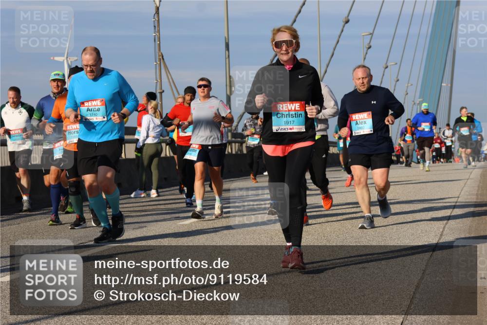 03.10.2025 - Köhlbrandbrückenlauf Strokosch-Dieckow http://msf.ph/oto/9119584 03.10.2025 09:53:40 Position 2 1593, 1740, 1917, 2460 meine-sportfotos.de