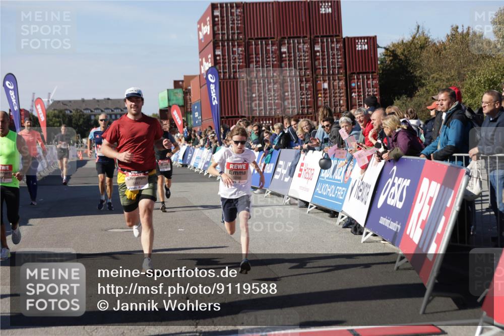 03.10.2025 - Köhlbrandbrückenlauf Jannik Wohlers http://msf.ph/oto/9119588 03.10.2025 13:03:56 Ziel 4127, 4322, 4349, 5098, 5414, 5447, 5950, 5958, 6315, 6341, 6392, 6706 meine-sportfotos.de