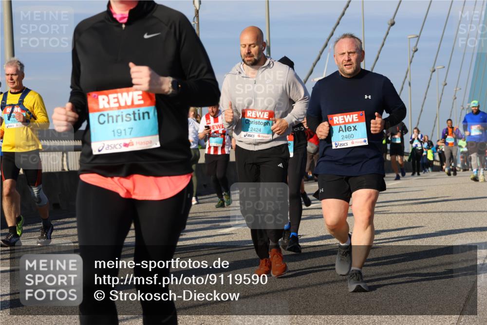 03.10.2025 - Köhlbrandbrückenlauf Strokosch-Dieckow http://msf.ph/oto/9119590 03.10.2025 09:53:42 Position 2 1917, 2424, 2460 meine-sportfotos.de