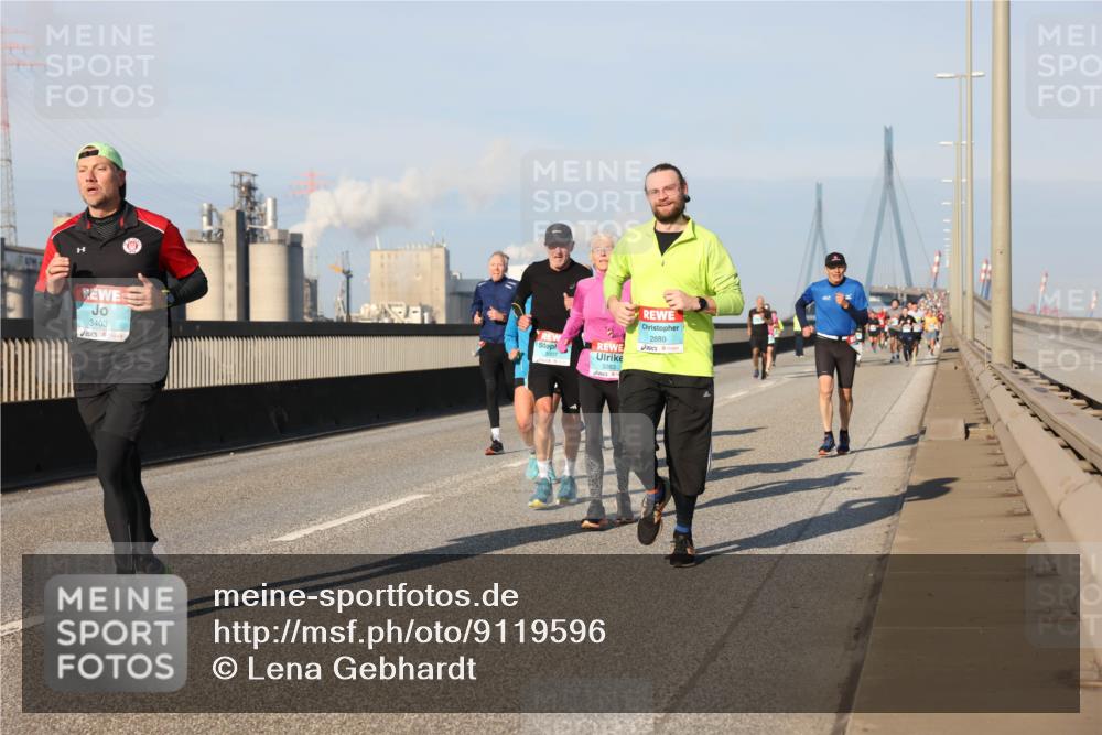 03.10.2025 - Köhlbrandbrückenlauf Lena Gebhardt http://msf.ph/oto/9119596 03.10.2025 09:45:29 Position 2 3403, 2889, 3263 meine-sportfotos.de