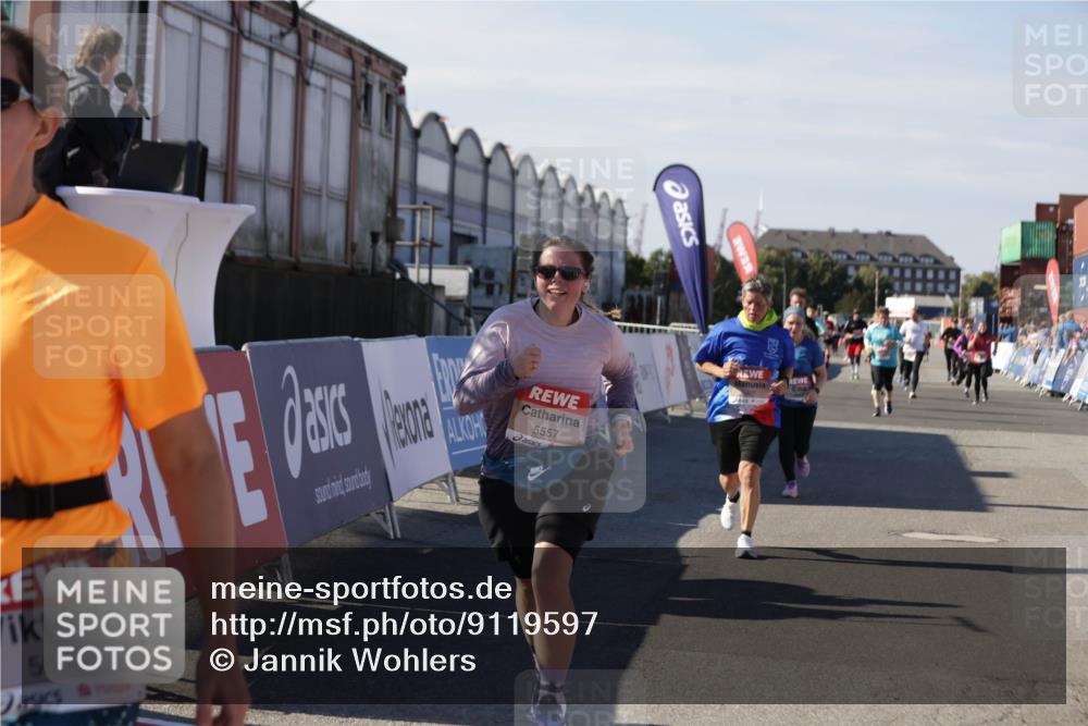 03.10.2025 - Köhlbrandbrückenlauf Jannik Wohlers http://msf.ph/oto/9119597 03.10.2025 13:35:06 Ziel 5360, 5427, 5557, 5604, 6265, 6434 meine-sportfotos.de