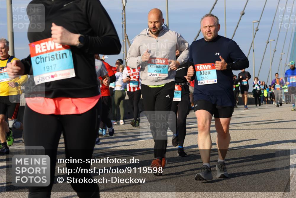 03.10.2025 - Köhlbrandbrückenlauf Strokosch-Dieckow http://msf.ph/oto/9119598 03.10.2025 09:53:42 Position 2 3050, 1917, 2424, 2460, 6 meine-sportfotos.de