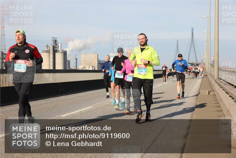 03.10.2025 - Köhlbrandbrückenlauf Lena Gebhardt http://msf.ph/oto/9119600 03.10.2025 09:45:29 Position 2 3403, 3307, 3263, 2889 meine-sportfotos.de