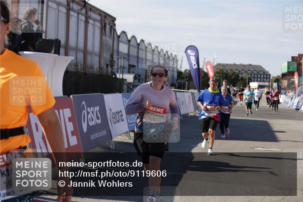 03.10.2025 - Köhlbrandbrückenlauf Jannik Wohlers http://msf.ph/oto/9119606 03.10.2025 13:35:06 Ziel 5360, 5427, 5557, 5604, 6265, 6434 meine-sportfotos.de