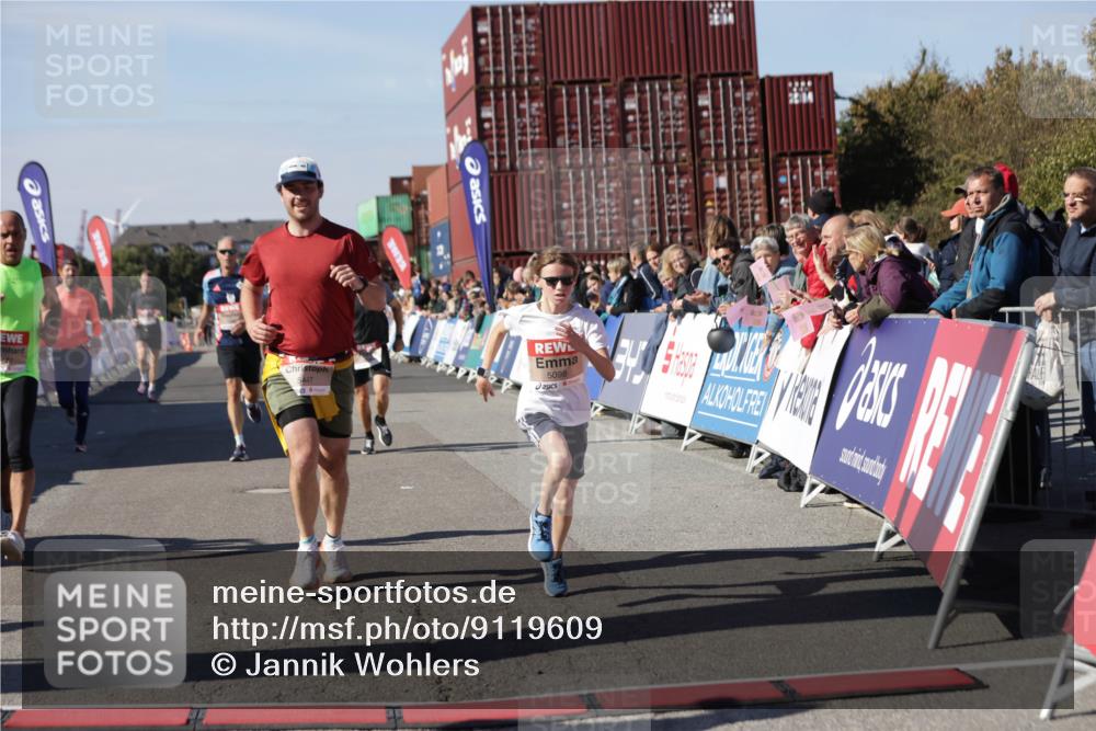 03.10.2025 - Köhlbrandbrückenlauf Jannik Wohlers http://msf.ph/oto/9119609 03.10.2025 13:03:56 Ziel 4127, 4322, 4349, 5098, 5414, 5447, 5950, 5958, 6315, 6341, 6392, 6706 meine-sportfotos.de
