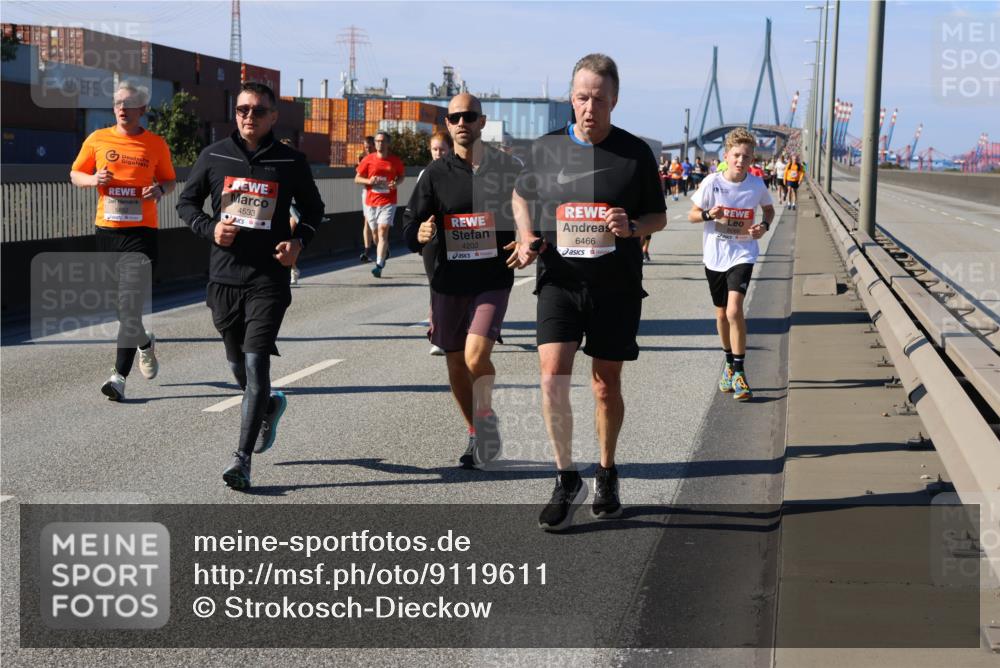 03.10.2025 - Köhlbrandbrückenlauf Strokosch-Dieckow http://msf.ph/oto/9119611 03.10.2025 12:57:15 Position 3 4533, 4202, 6466 meine-sportfotos.de