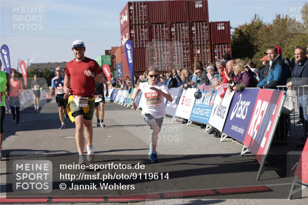 03.10.2025 - Köhlbrandbrückenlauf Jannik Wohlers http://msf.ph/oto/9119614 03.10.2025 13:03:56 Ziel 4127, 4322, 4349, 5098, 5414, 5447, 5950, 5958, 6315, 6341, 6392, 6706 meine-sportfotos.de