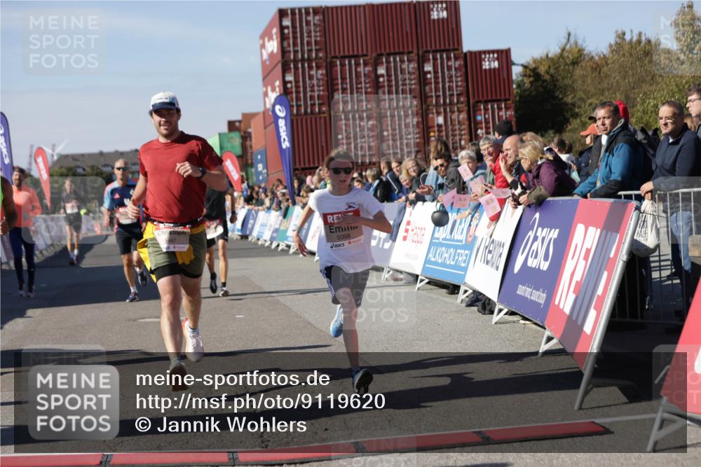 03.10.2025 - Köhlbrandbrückenlauf Jannik Wohlers http://msf.ph/oto/9119620 03.10.2025 13:03:56 Ziel 4127, 4322, 4349, 5098, 5414, 5447, 5950, 5958, 6315, 6341, 6392, 6706 meine-sportfotos.de