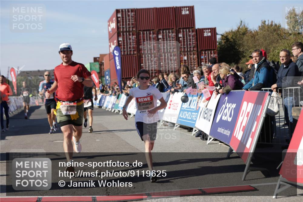 03.10.2025 - Köhlbrandbrückenlauf Jannik Wohlers http://msf.ph/oto/9119625 03.10.2025 13:03:56 Ziel 4127, 4322, 4349, 5098, 5414, 5447, 5950, 5958, 6315, 6341, 6392, 6706 meine-sportfotos.de