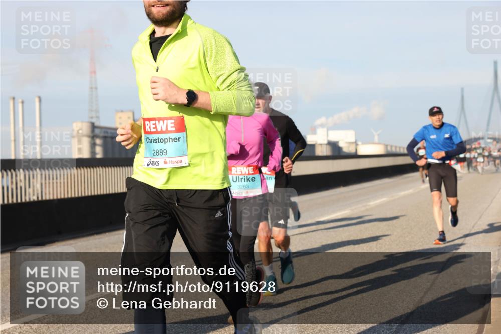 03.10.2025 - Köhlbrandbrückenlauf Lena Gebhardt http://msf.ph/oto/9119628 03.10.2025 09:45:31 Position 2 2889, 3263 meine-sportfotos.de