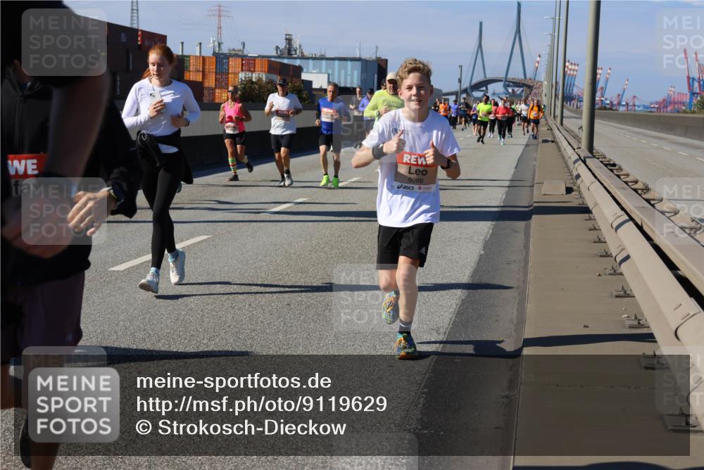 03.10.2025 - Köhlbrandbrückenlauf Strokosch-Dieckow http://msf.ph/oto/9119629 03.10.2025 12:57:17 Position 3 6088 meine-sportfotos.de