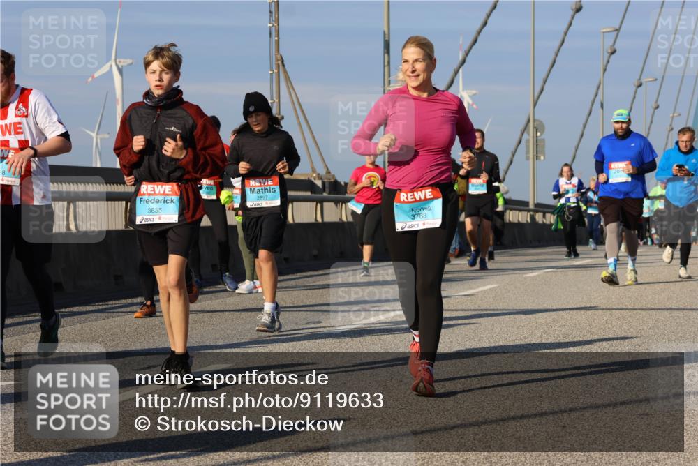 03.10.2025 - Köhlbrandbrückenlauf Strokosch-Dieckow http://msf.ph/oto/9119633 03.10.2025 09:53:45 Position 2 28, 3635, 2897, 3783 meine-sportfotos.de