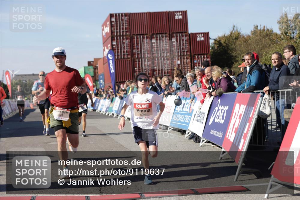 03.10.2025 - Köhlbrandbrückenlauf Jannik Wohlers http://msf.ph/oto/9119637 03.10.2025 13:03:56 Ziel 4127, 4322, 4349, 5098, 5414, 5447, 5950, 5958, 6315, 6341, 6392, 6706 meine-sportfotos.de