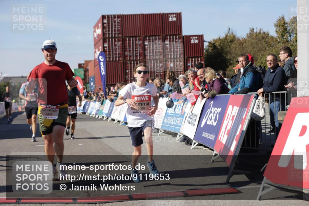 03.10.2025 - Köhlbrandbrückenlauf Jannik Wohlers http://msf.ph/oto/9119653 03.10.2025 13:03:56 Ziel 4127, 4322, 4349, 5098, 5414, 5447, 5950, 5958, 6315, 6341, 6392, 6706 meine-sportfotos.de