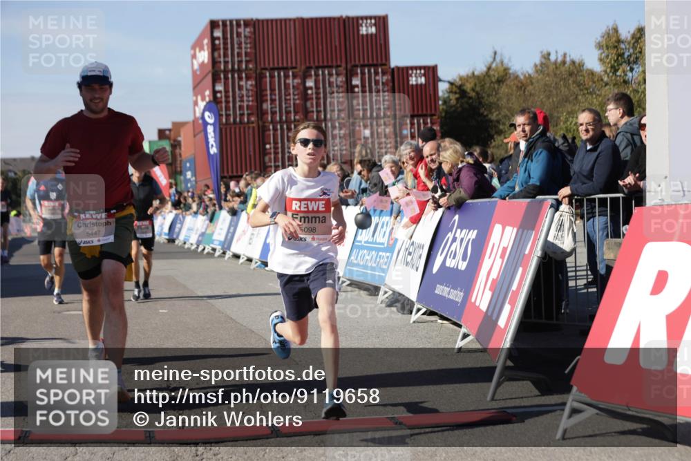 03.10.2025 - Köhlbrandbrückenlauf Jannik Wohlers http://msf.ph/oto/9119658 03.10.2025 13:03:56 Ziel 4127, 4322, 4349, 5098, 5414, 5447, 5950, 5958, 6315, 6341, 6392, 6706 meine-sportfotos.de