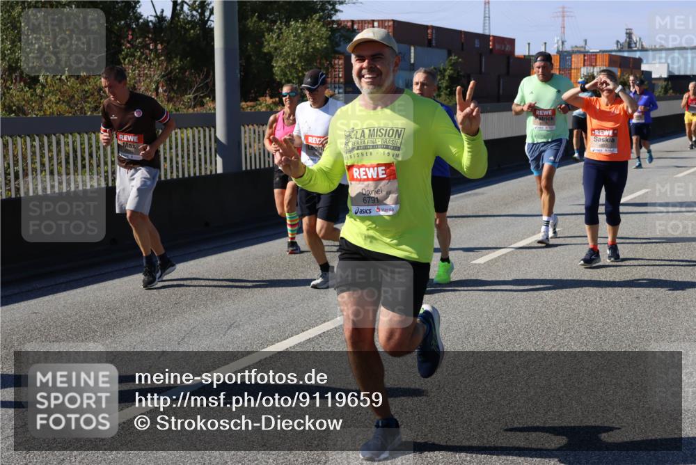 03.10.2025 - Köhlbrandbrückenlauf Strokosch-Dieckow http://msf.ph/oto/9119659 03.10.2025 12:57:21 Position 3 15, 6791 meine-sportfotos.de