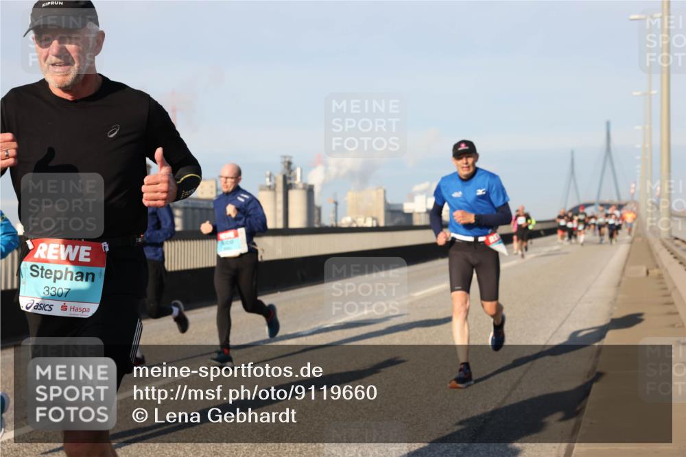 03.10.2025 - Köhlbrandbrückenlauf Lena Gebhardt http://msf.ph/oto/9119660 03.10.2025 09:45:32 Position 2 3307 meine-sportfotos.de