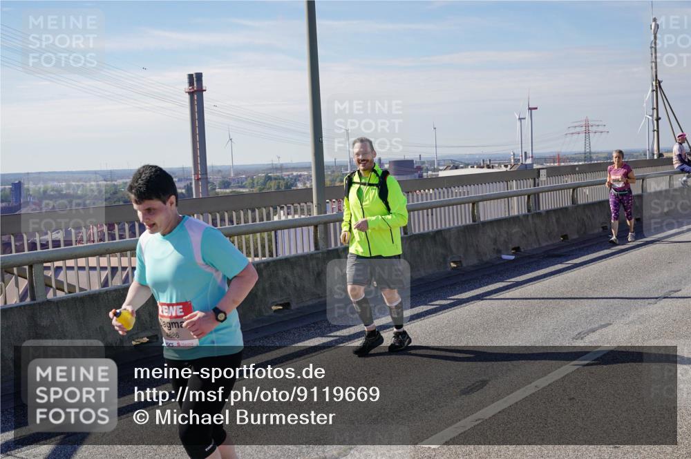 03.10.2025 - Köhlbrandbrückenlauf Michael Burmester http://msf.ph/oto/9119669 03.10.2025 13:00:57 Position 2 4886 meine-sportfotos.de