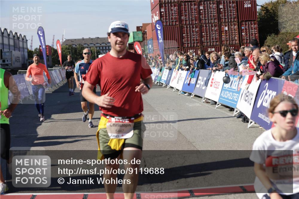 03.10.2025 - Köhlbrandbrückenlauf Jannik Wohlers http://msf.ph/oto/9119688 03.10.2025 13:03:57 Ziel 4056, 4127, 4322, 4349, 5098, 5414, 5447, 5950, 5958, 6315, 6341, 6392, 6706 meine-sportfotos.de