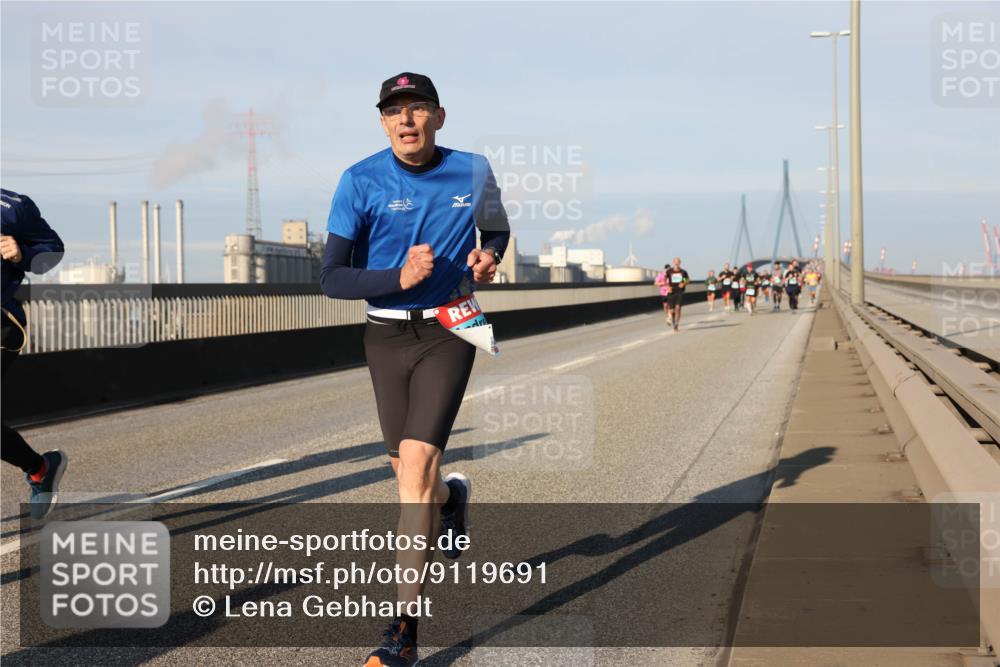 03.10.2025 - Köhlbrandbrückenlauf Lena Gebhardt http://msf.ph/oto/9119691 03.10.2025 09:45:33 Position 2  meine-sportfotos.de