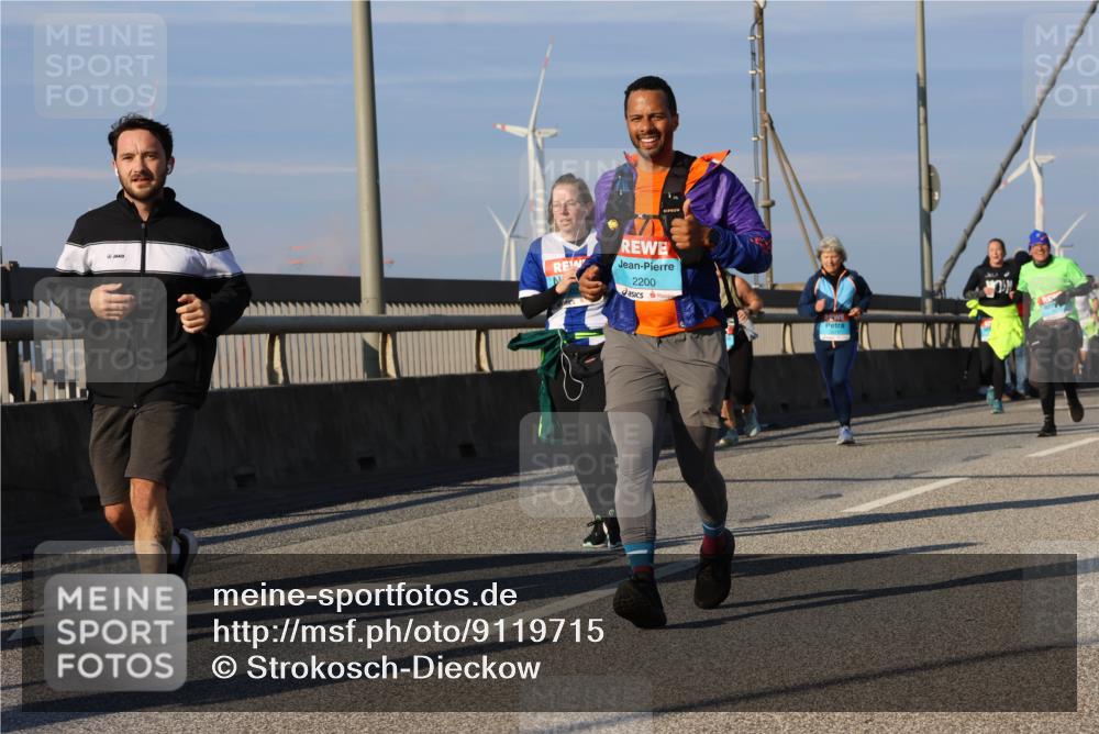 03.10.2025 - Köhlbrandbrückenlauf Strokosch-Dieckow http://msf.ph/oto/9119715 03.10.2025 09:53:55 Position 2 2200 meine-sportfotos.de