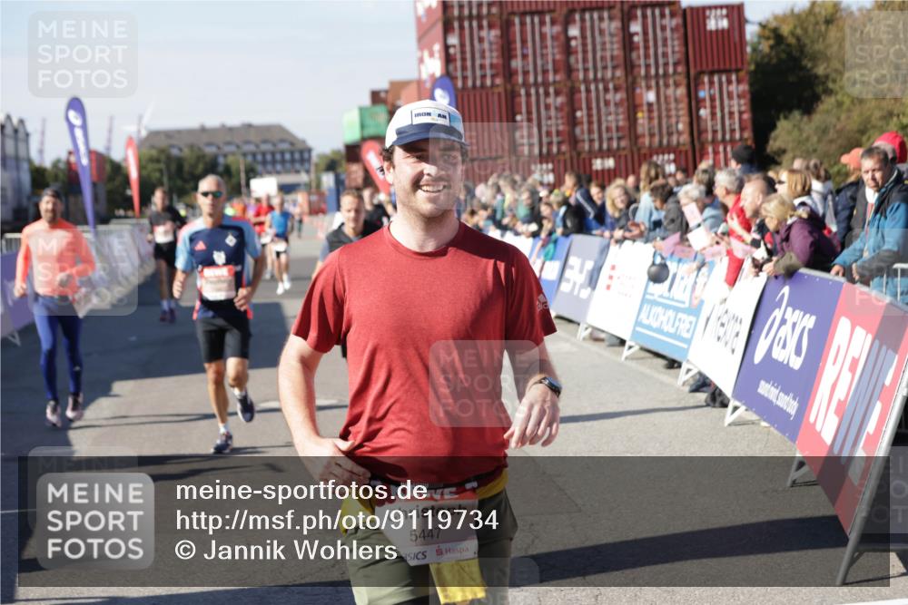 03.10.2025 - Köhlbrandbrückenlauf Jannik Wohlers http://msf.ph/oto/9119734 03.10.2025 13:03:57 Ziel 4056, 4127, 4322, 4349, 5098, 5414, 5447, 5950, 5958, 6315, 6341, 6392, 6706 meine-sportfotos.de