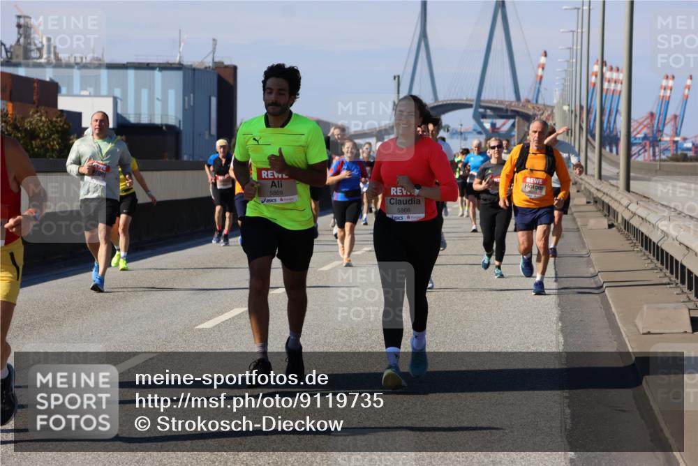 03.10.2025 - Köhlbrandbrückenlauf Strokosch-Dieckow http://msf.ph/oto/9119735 03.10.2025 12:57:28 Position 3 5869, 5866 meine-sportfotos.de