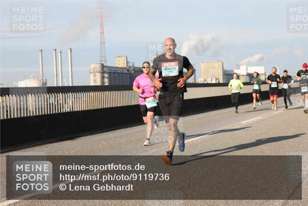 03.10.2025 - Köhlbrandbrückenlauf Lena Gebhardt http://msf.ph/oto/9119736 03.10.2025 09:45:40 Position 2 1194 meine-sportfotos.de