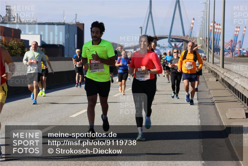 03.10.2025 - Köhlbrandbrückenlauf Strokosch-Dieckow http://msf.ph/oto/9119738 03.10.2025 12:57:28 Position 3 5869, 5866 meine-sportfotos.de