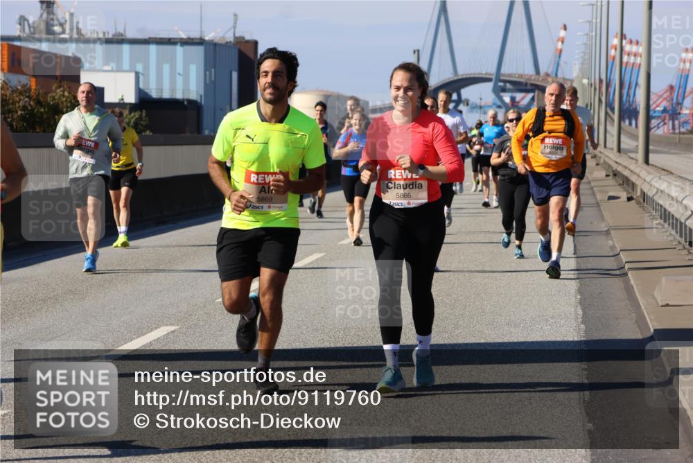 03.10.2025 - Köhlbrandbrückenlauf Strokosch-Dieckow http://msf.ph/oto/9119760 03.10.2025 12:57:28 Position 3 5869, 5866 meine-sportfotos.de