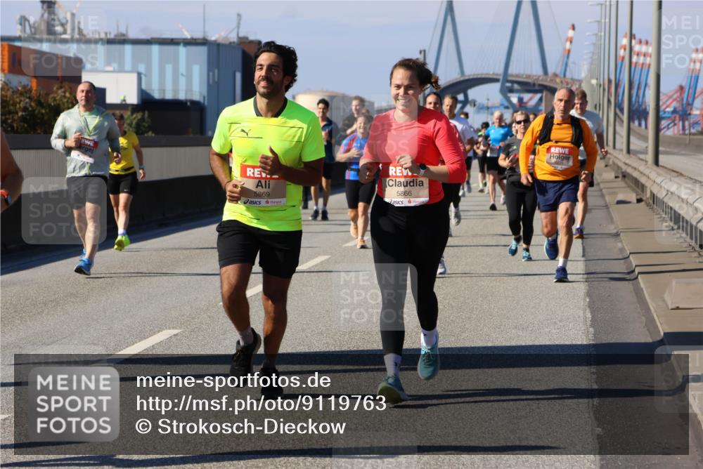 03.10.2025 - Köhlbrandbrückenlauf Strokosch-Dieckow http://msf.ph/oto/9119763 03.10.2025 12:57:28 Position 3 5869, 5866 meine-sportfotos.de