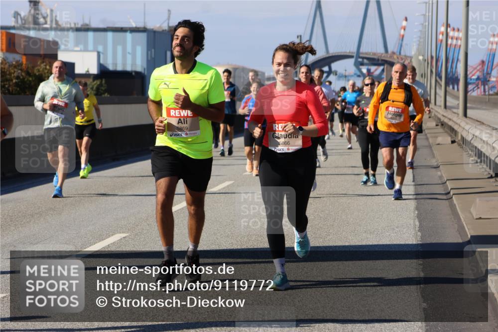 03.10.2025 - Köhlbrandbrückenlauf Strokosch-Dieckow http://msf.ph/oto/9119772 03.10.2025 12:57:29 Position 3 5869, 5866 meine-sportfotos.de