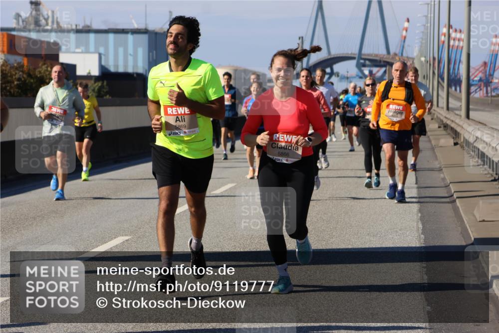 03.10.2025 - Köhlbrandbrückenlauf Strokosch-Dieckow http://msf.ph/oto/9119777 03.10.2025 12:57:29 Position 3 11, 5869, 5866 meine-sportfotos.de