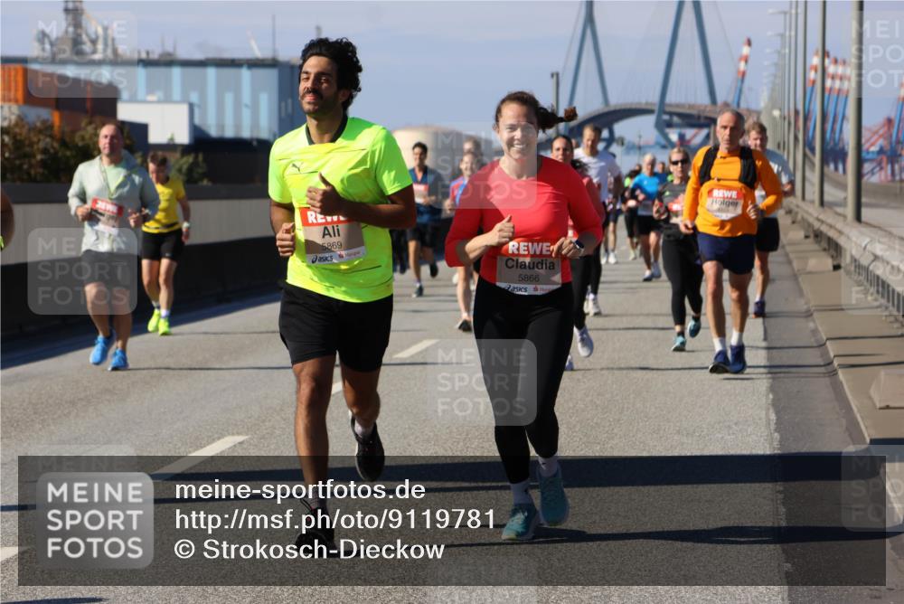 03.10.2025 - Köhlbrandbrückenlauf Strokosch-Dieckow http://msf.ph/oto/9119781 03.10.2025 12:57:29 Position 3 11, 5869, 5866 meine-sportfotos.de