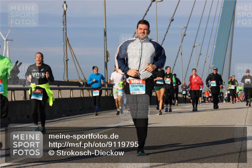 03.10.2025 - Köhlbrandbrückenlauf Strokosch-Dieckow http://msf.ph/oto/9119795 03.10.2025 09:54:01 Position 2 1547, 3529 meine-sportfotos.de